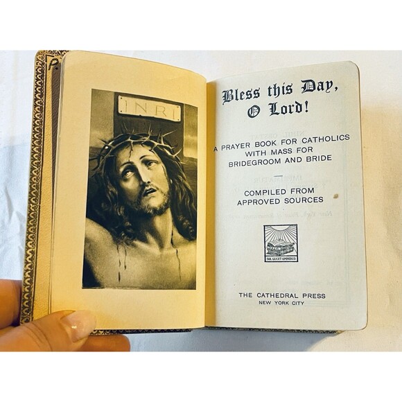 VTG 1939 Catholic Marriage Mass Devotion Book “Bless This Day O Lord” MOP Cover - Picture 2 of 12